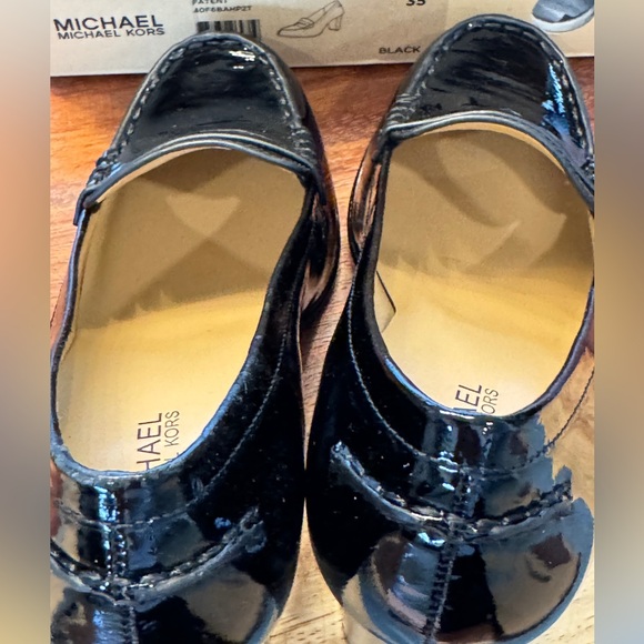 MICHAEL KORS Bayville loafer black patent leather 3” block heel women’s sz 5M - Picture 6 of 8